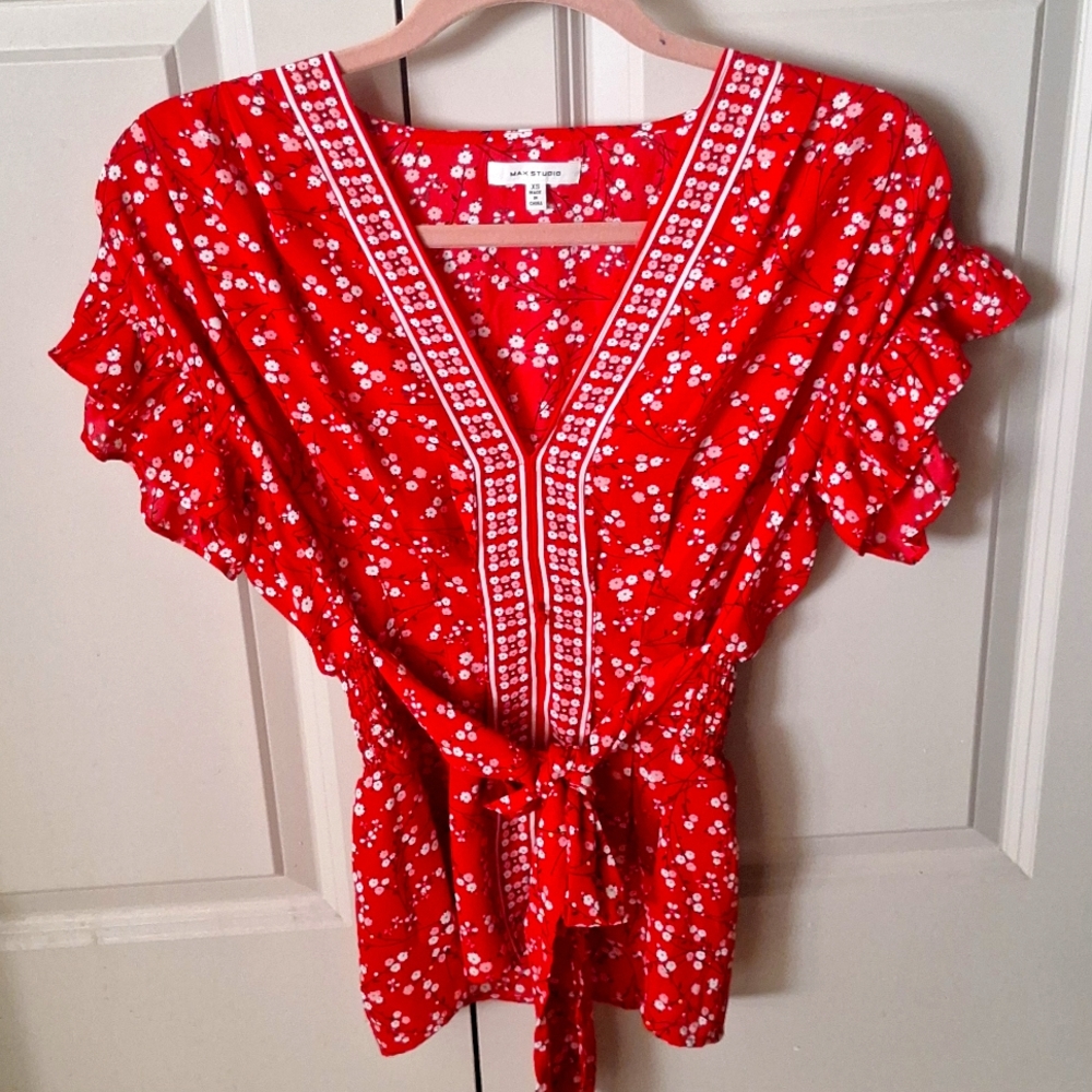 Short sleeve blouse